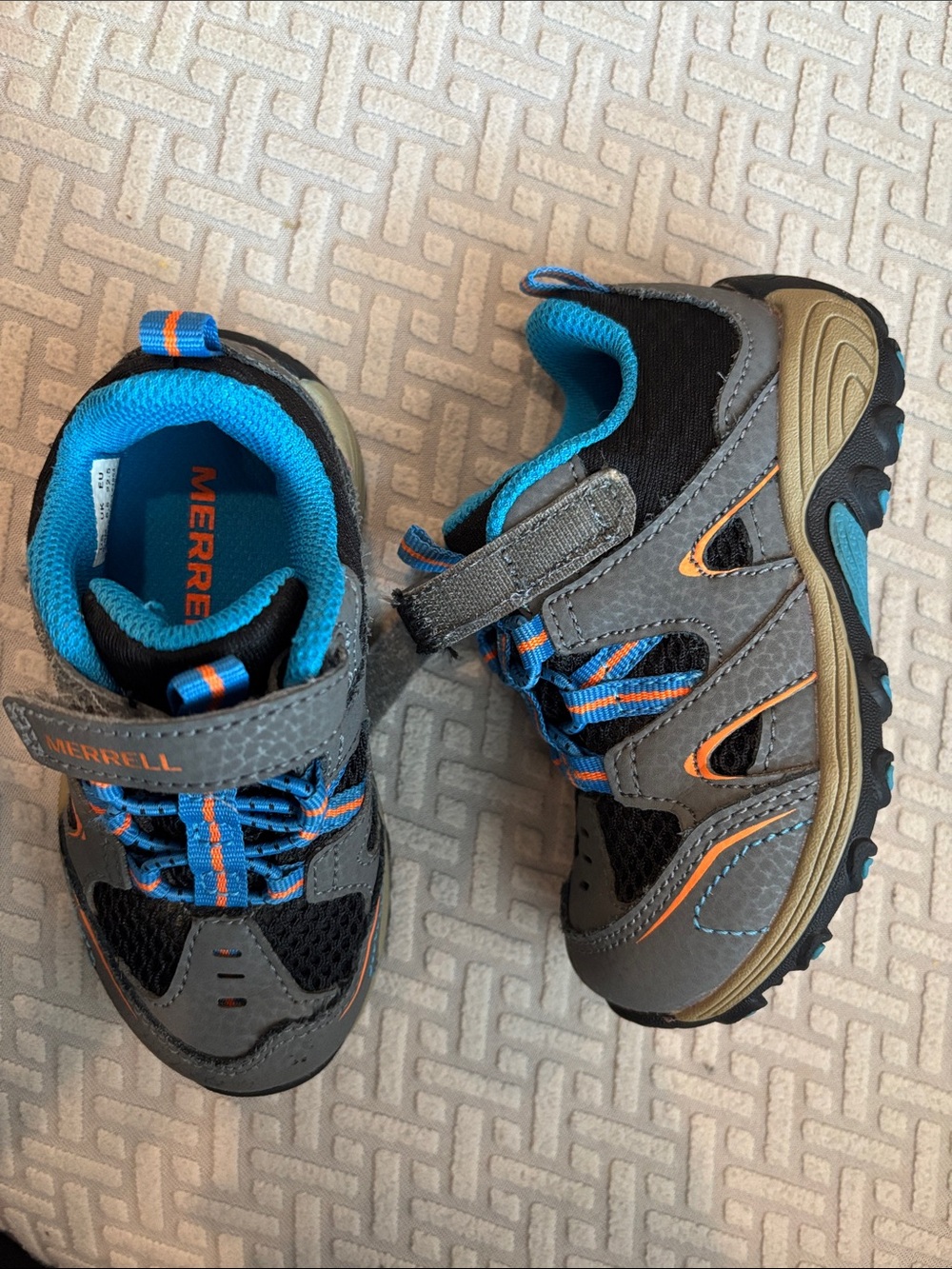 Merrell hiking shoes 2T